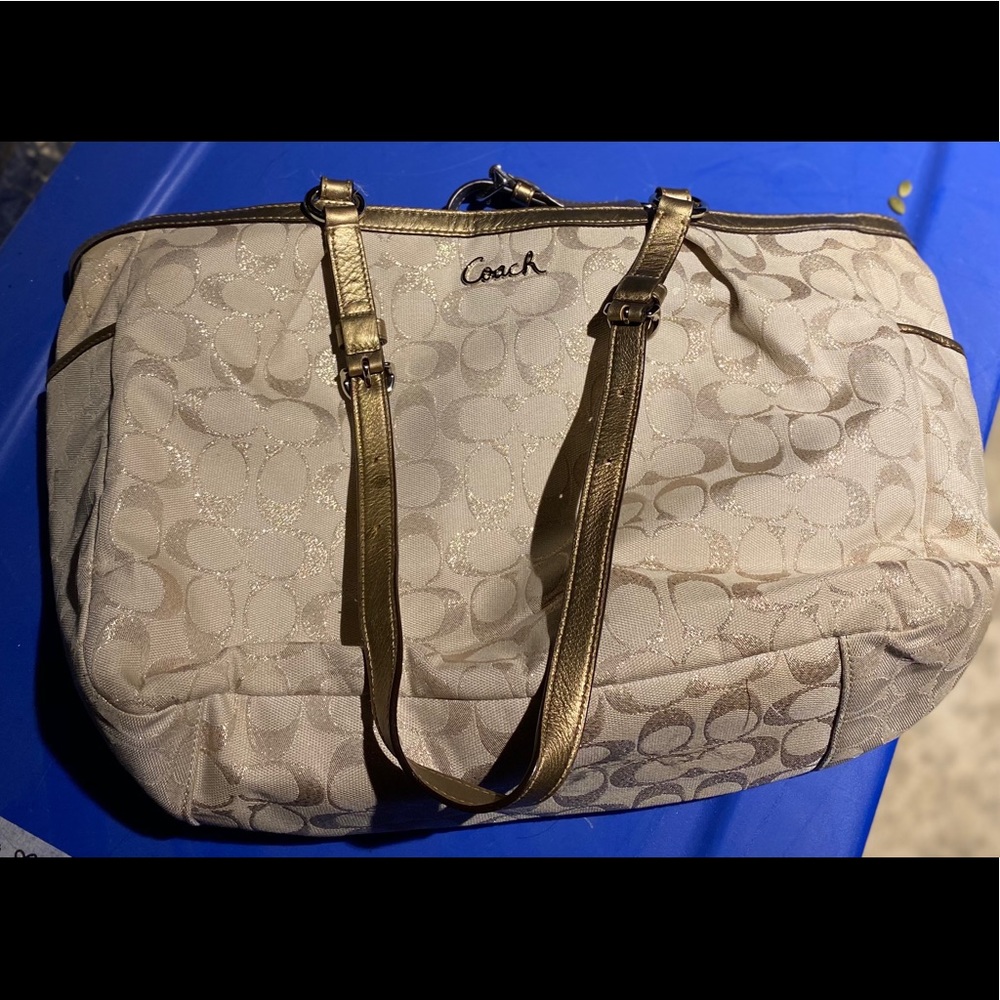 Coach bag - large / gold